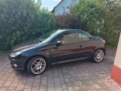Gebraucht Peugeot 206 CC Sport 109 PS (80 kW) 2004 Schwarz Cabrio