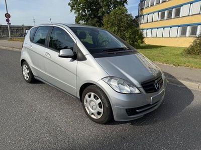 Second-hand Mercedes A180 Elegance 109 CP (80 kW) 2010 Argintiu Monovolum