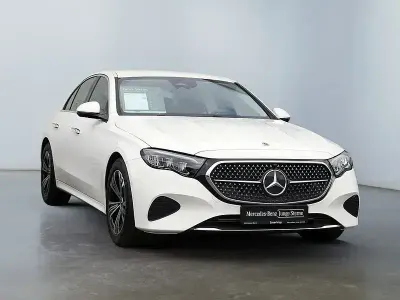 Gebraucht Mercedes E200 Avantgarde 204 PS (150 kW) 2025 Weiß Limousine