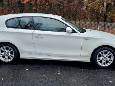 Gebraucht BMW 116 122 PS (89 kW) 2010 Weiß Kleinwagen