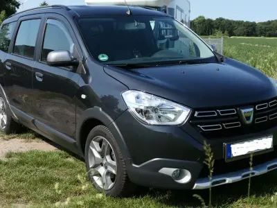 Gebraucht Dacia Lodgy Stepway 131 PS (96 kW) 2021 Grau Van / Kleinbus