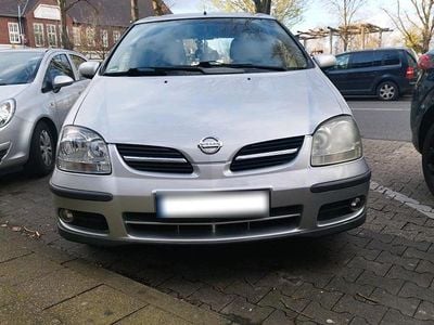 Gebraucht Nissan Almera Tino 116 PS (85 kW) 2002 Grau Van / Kleinbus