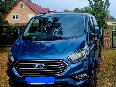 Gebraucht Ford Tourneo 170 PS (125 kW) 2019 Blau Van / Kleinbus