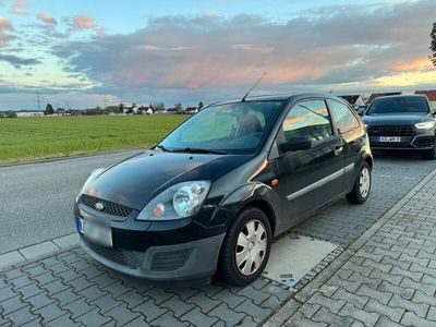 gebraucht Ford Fiesta * NAVI * APPLE CARPLAY * Panorama * TÜV * KLIMA