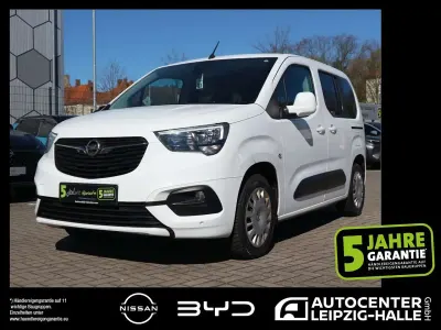 Gebraucht Opel Combo Life Edition 131 PS (96 kW) 2020 Jade weiss/arktis weiss Van / Kleinbus
