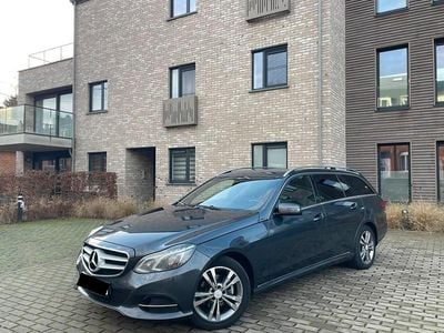Gebraucht Mercedes E220 Sport 170 PS (125 kW) 2014 Grau Kombi