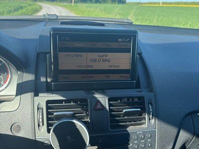 Second-hand Mercedes 200 143 CP (105 kW) 2010 Argintiu Berlinǎ