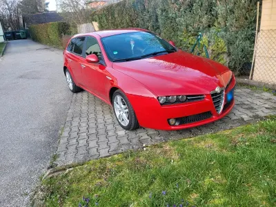 Gebraucht Alfa Romeo 159 120 PS (88 kW) 2010 Rot Kombi