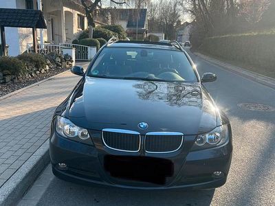 Gebraucht BMW 320 177 PS (130 kW) 2007 Schwarz Kombi