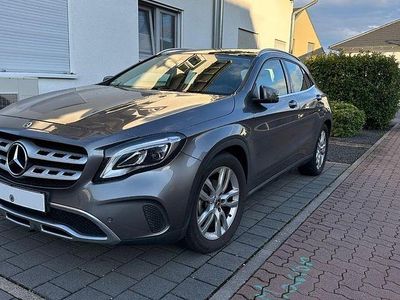Mercedes GLA220