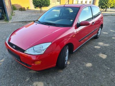 gebraucht Ford Focus MK1 DBW 1,4 75PS Benzin Bj.2000 Rot