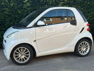 Gebraucht Smart ForTwo Coupé 71 PS (52 kW) 2011 Weiß Coupé