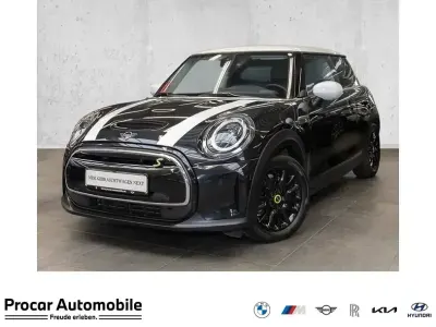 Gebraucht Mini Cooper SE 135 kW (184 PS) 2023 Schwarz Kleinwagen