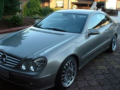 Gebraucht Mercedes CLK200 163 PS (119 kW) 2004 Silber metallic Coupé