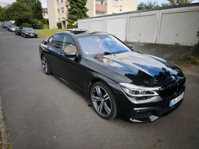 Gebraucht BMW 750 M Sport 400 PS (294 kW) 2019 Schwarz Limousine
