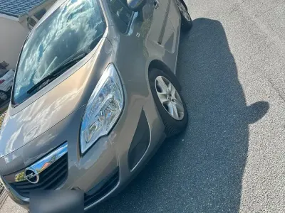 Gebraucht Opel Meriva 101 PS (74 kW) 2011 Van / Kleinbus
