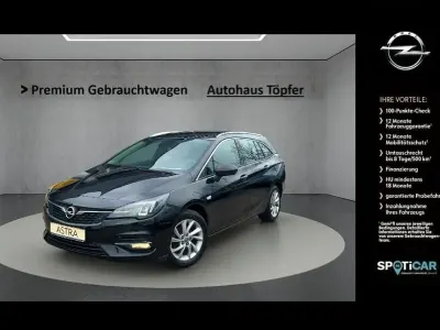 Usata Opel Astra Elegance 122 CV (89 kW) 2022 Nero Utilitaria