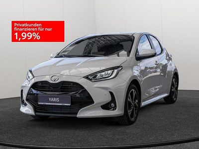 Weiß Neu 2025 Toyota Yaris Hybrid Comfort Limousine | 27.490 € (Etwas zu teuer)