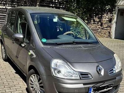 Usado Renault Modus Dynamique 103 HP (75 kW) 2011 Cinzento Monovolume