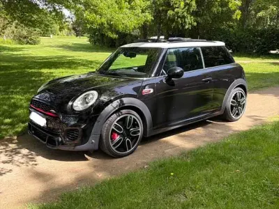 Używany Mini John Cooper Works 231 KM (169 kW) 2017 Czarny Hatchback