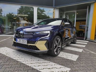 Blau (nachtblau metallic/dach black) Gebraucht 2022 Renault Mégane Iconic Limousine | 37.990 €