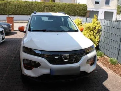 Używany Dacia Spring Comfort Plus 33 kW (45 KM) 2021 Biały Hatchback