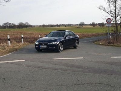 Gebraucht BMW 320 Luxury Line 184 PS (135 kW) 2011 Blau Limousine