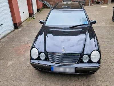 Usata Mercedes E280 204 CV (150 kW) 2000 Nero Station wagon