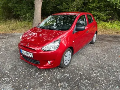 Gebraucht Mitsubishi Space Star 71 PS (52 kW) 2015 Rot Limousine