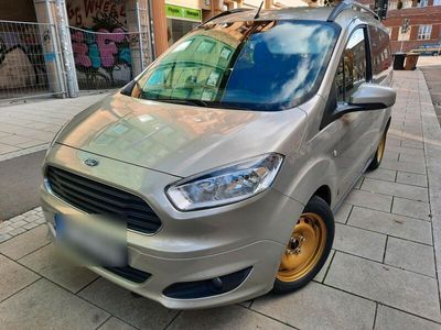 gebraucht Ford Tourneo Courier 1,0 74 kW Titanium Ausstattung AHK