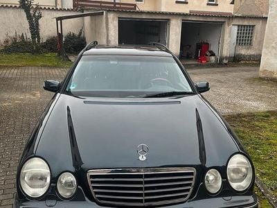 Gebraucht Mercedes E240 Avantgarde 170 PS (125 kW) 2001 Schwarz Kombi