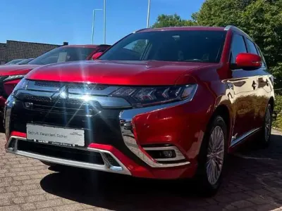 Gebraucht Mitsubishi Outlander P-HEV Diamant Edition 135 PS (99 kW) 2019 Dynamikrot SUV