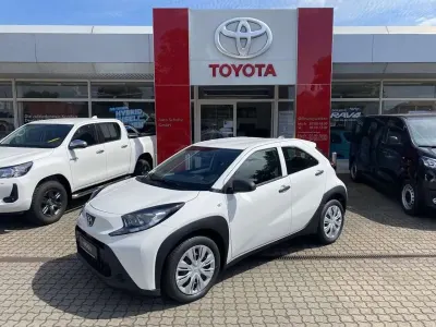 Gebraucht Toyota Aygo X X-play 72 PS (52 kW) 2025 Schneeweiß SUV