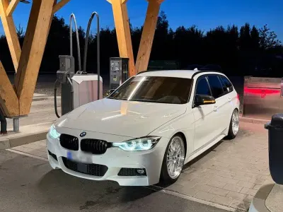 Gebraucht BMW 330 M Sport 258 PS (189 kW) 2016 Weiß Kombi