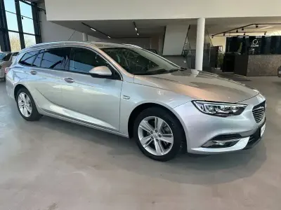 Używany Opel Insignia 136 KM (100 kW) 2018 Srebrny Kombi