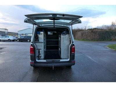 Candyweiss (metallic) Gebraucht 2016 VW T6 Van | 15.351 € (Etwas zu teuer)