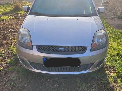 Gebraucht Ford Fiesta 69 PS (50 kW) 2007 Silber Kleinwagen