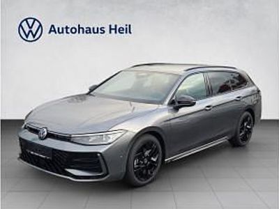 Second-hand VW Passat R-line 150 CP (110 kW) 2024 Gri Break