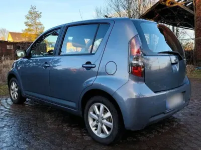 Gebraucht Daihatsu Sirion 91 PS (66 kW) 2011 Grau Kleinwagen