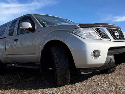 Second-hand Nissan Navara 190 CP (139 kW) 2015 Argintiu Pickup