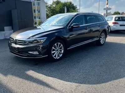 Gebraucht VW Passat Elegance 150 PS (110 kW) 2024 Grau Kombi