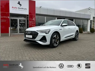 Gebraucht Audi e-tron S-Line 300 kW (408 PS) 2022 Glacier white metallic SUV