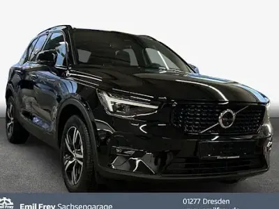 Gebraucht Volvo XC40 Plus 163 PS (119 kW) 2026 Schwarz SUV