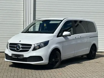Gebraucht Mercedes V220 163 PS (119 kW) 2022 Weiß Van / Kleinbus
