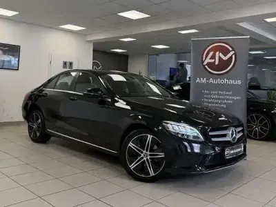 Gebraucht Mercedes C220 194 PS (142 kW) 2020 Schwarz Limousine