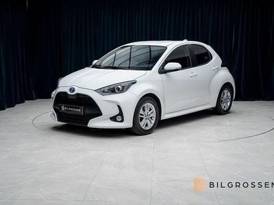 Gebraucht Toyota Yaris Hybrid Active 116 PS (85 kW) 2023 Weiß Limousine