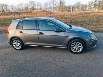 Gebraucht VW Golf VII LOUNGE 110 PS (80 kW) 2016 Grau Limousine