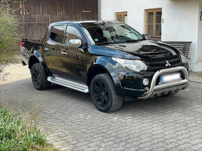 Gebraucht Mitsubishi L200 Diamant Edition 181 PS (133 kW) 2018 Schwarz Pickup