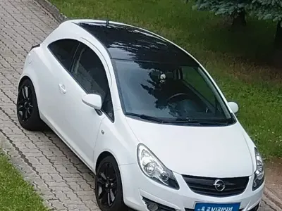Gebraucht Opel Corsa Color Edition 80 PS (58 kW) 2009 Weiß Kleinwagen
