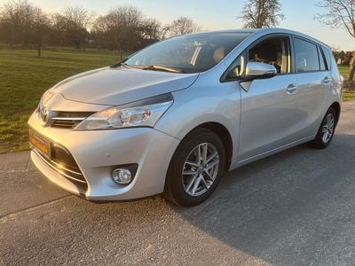 Usata Toyota Verso 147 CV (108 kW) 2016 Argento Monovolume